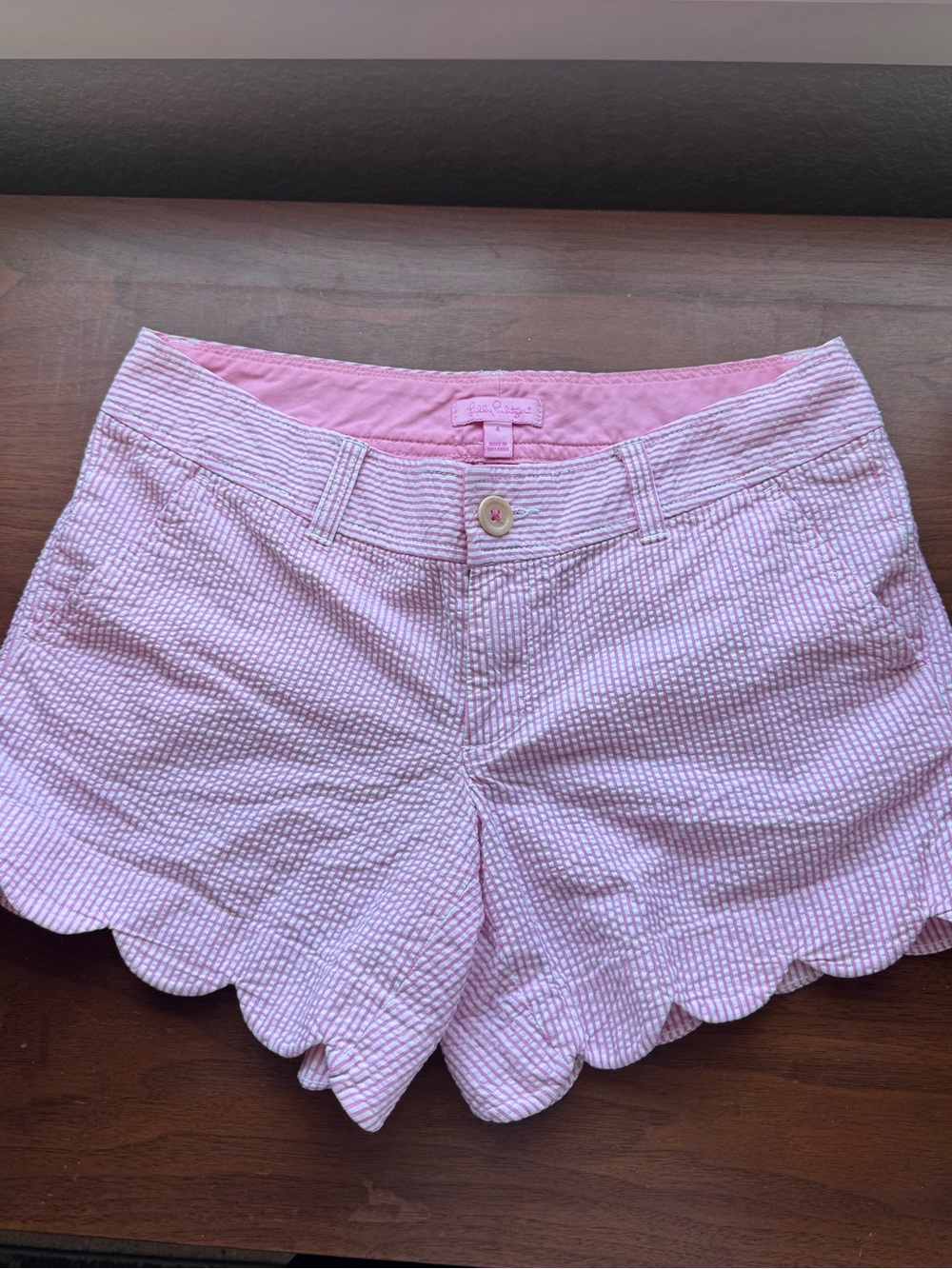 Lilly Pulitzer Pink Seersucker Scalloped hem Shorts